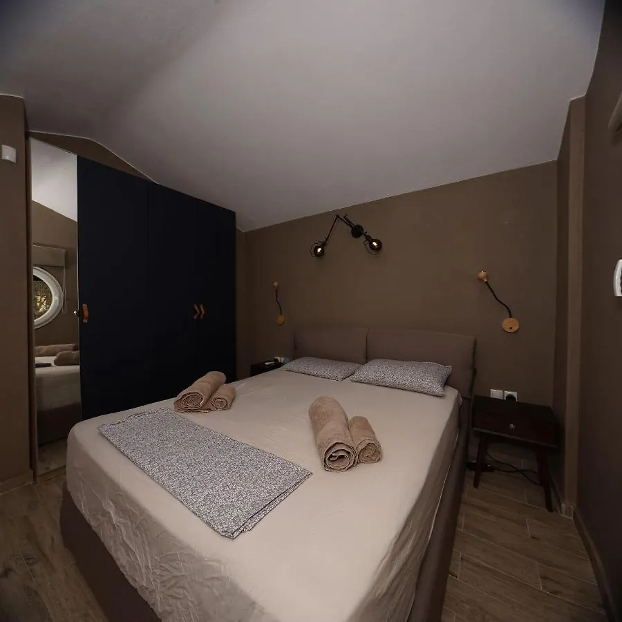 Villa Eli - Luxury Nature Getaway - Strategically Located For Beach Exploration - Onsite Power For Electric Vehicle Fourka