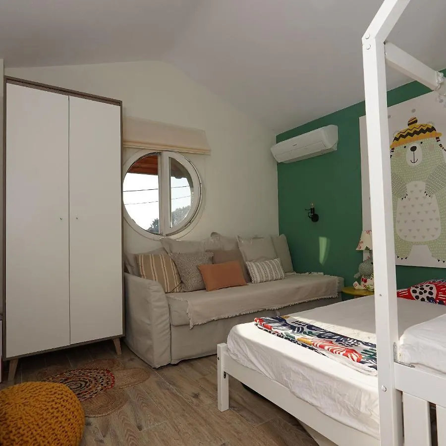 Villa Eli - Luxury Nature Getaway - Strategically Located For Beach Exploration - Onsite Power For Electric Vehicle Fourka