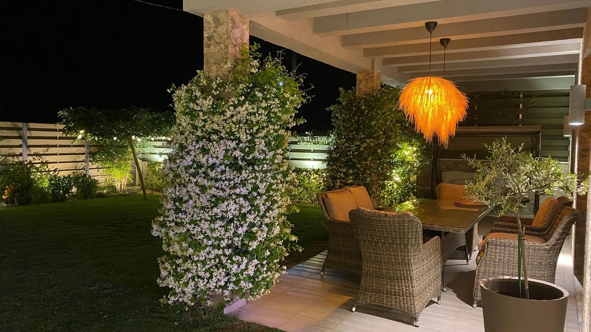 Villa Eli - Luxury Nature Getaway - Strategically Located For Beach Exploration - Onsite Power For Electric Vehicle Fourka Greece