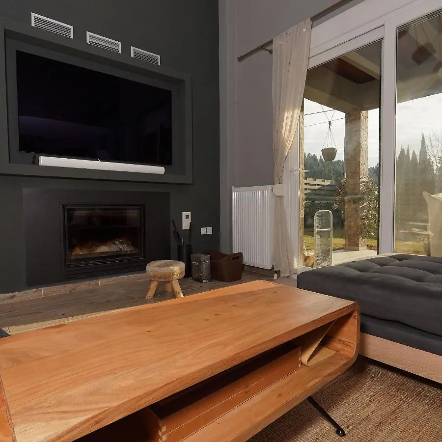 Villa Eli - Luxury Nature Getaway - Strategically Located For Beach Exploration - Onsite Power For Electric Vehicle Fourka