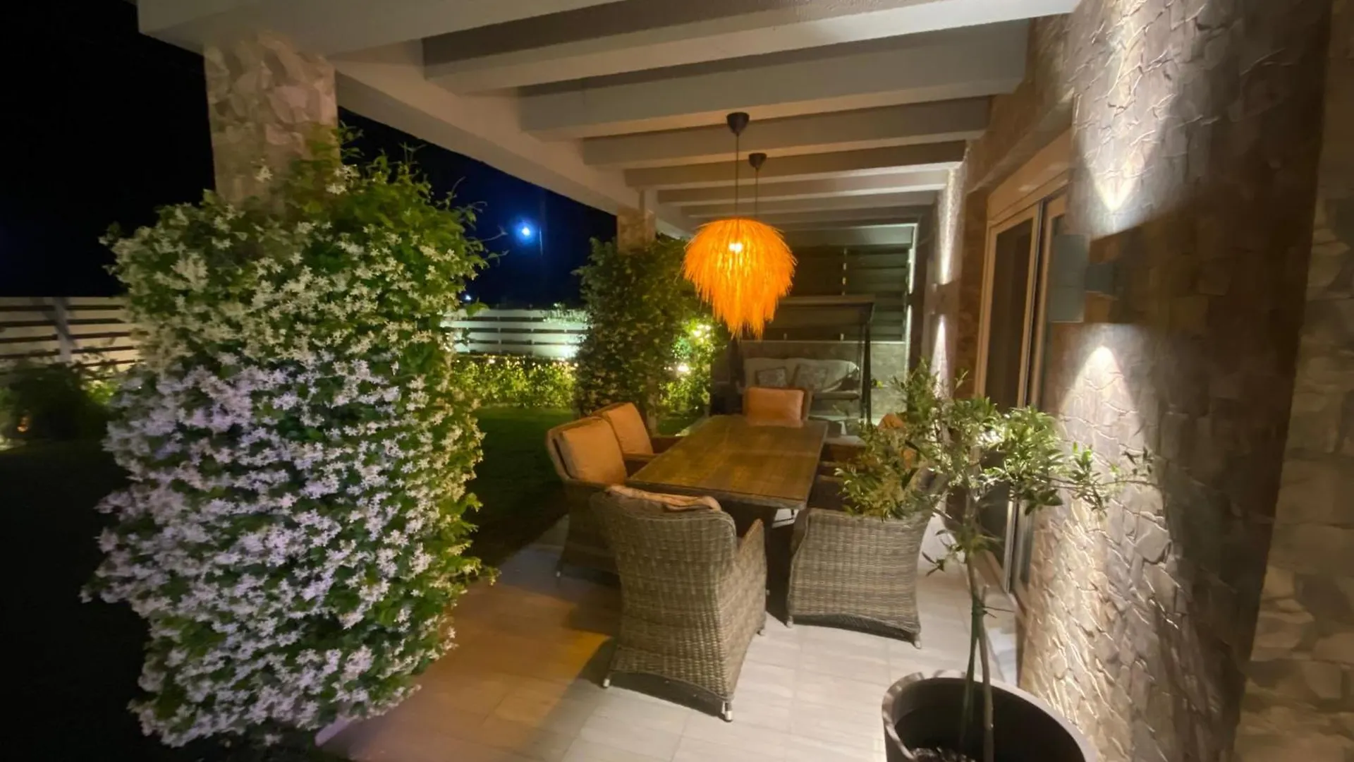 Villa Eli - Luxury Nature Getaway - Strategically Located For Beach Exploration - Onsite Power For Electric Vehicle Fourka